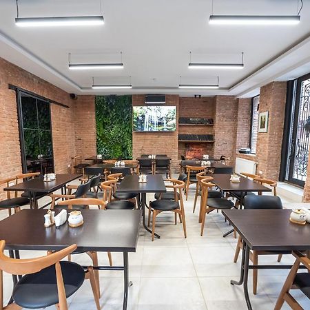 Tiflis Hotel Bagian luar foto