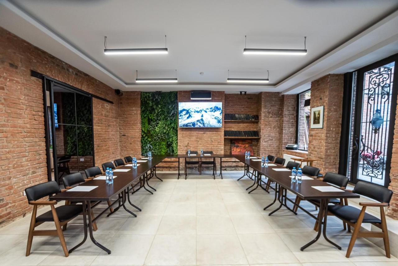 Tiflis Hotel Bagian luar foto