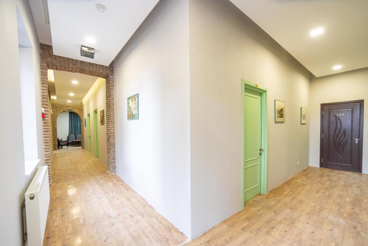 Tiflis Hotel Bagian luar foto