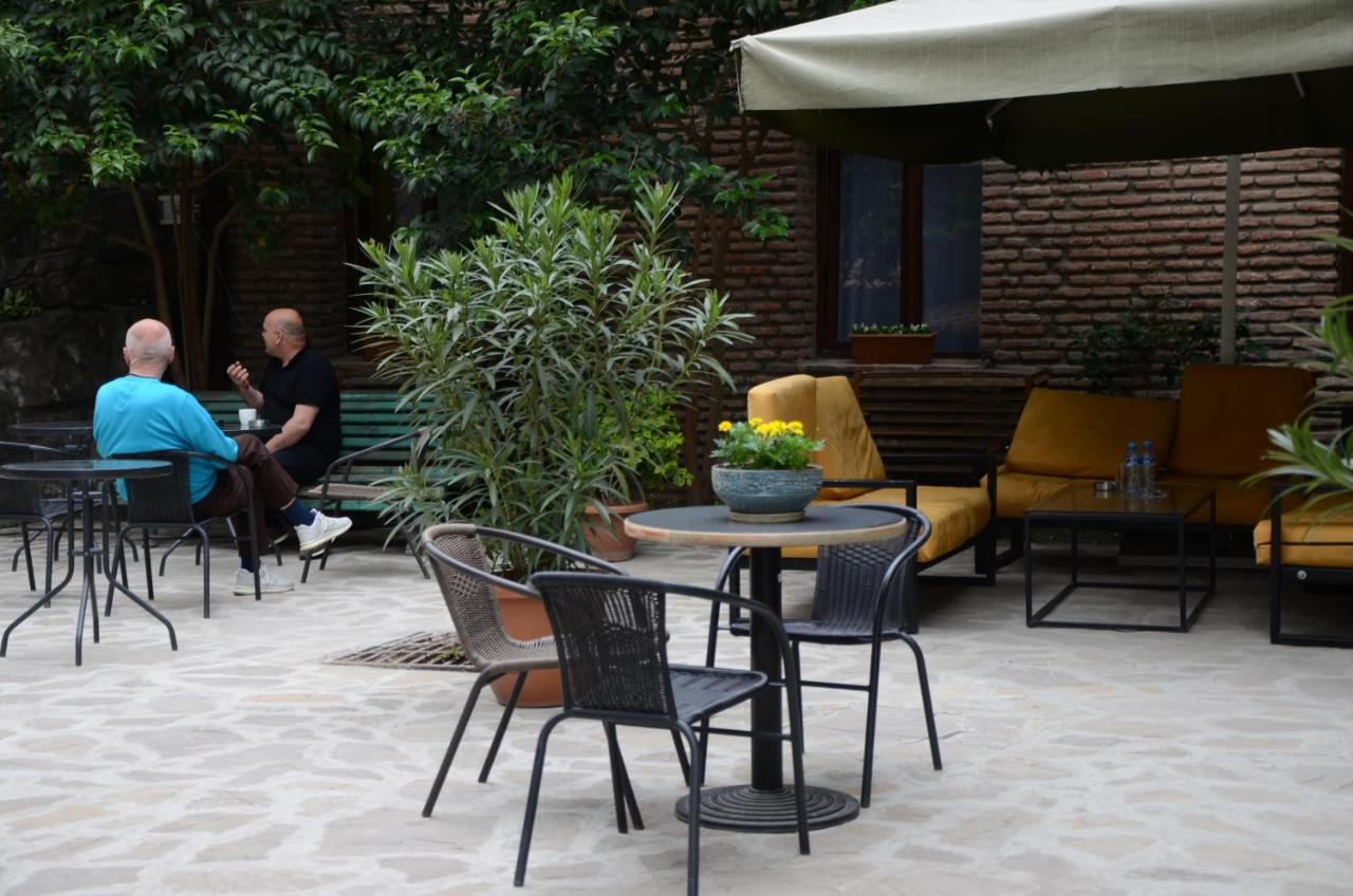 Tiflis Hotel Bagian luar foto