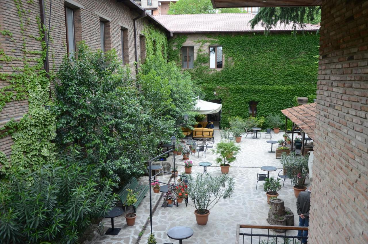 Tiflis Hotel Bagian luar foto