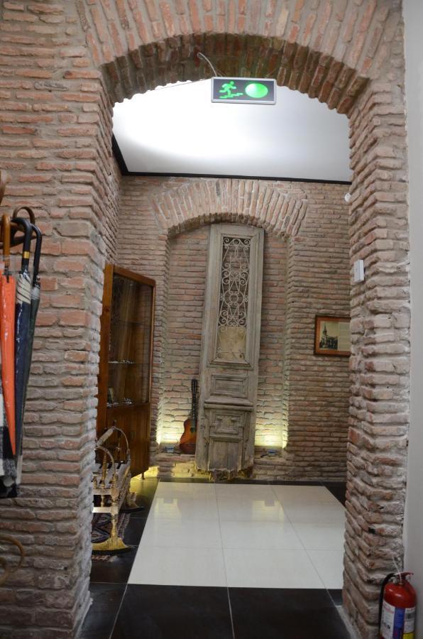 Tiflis Hotel Bagian luar foto