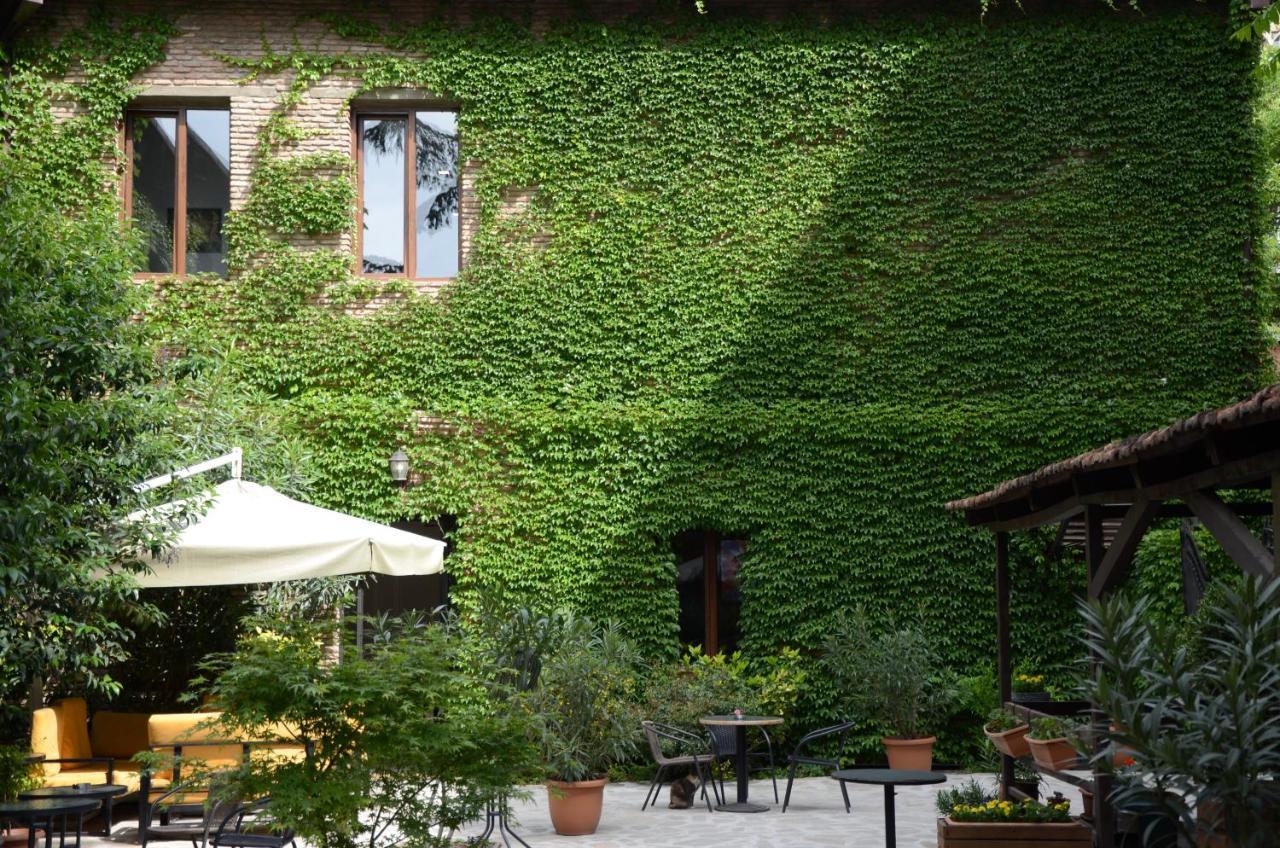 Tiflis Hotel Bagian luar foto